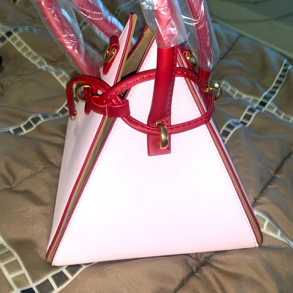Brand new triangle 👛 pink & red 💕